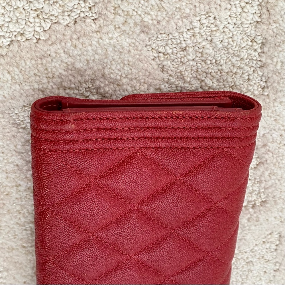 CHANEL🍒Red Quilted Trifold wallet with Gold Accent - Picture 12 of 16